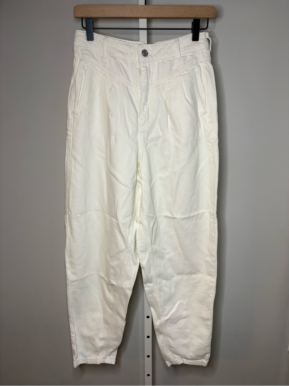 Pilcro Anthropologie High Rise Pleated White Jeans Size 26 Cropped Straight Leg